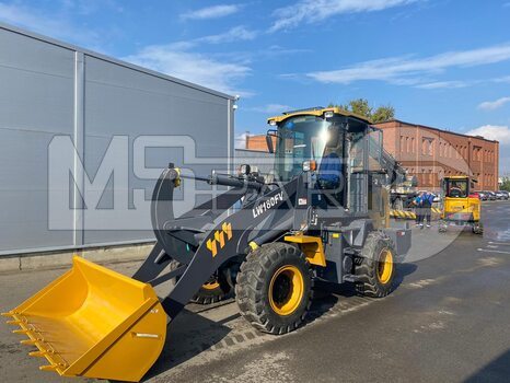 Фото: Крупногабаритный фронтальный погрузчик Фронтальный погрузчик XCMG LW180FV
