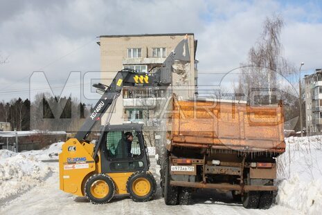 Фото: Мини-погрузчик Мини-погрузчик XCMG XC740RU