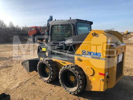 Фото: Мини-погрузчик Мини-погрузчик XCMG XC740RU