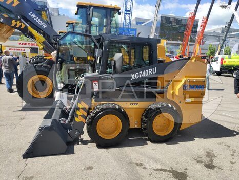 Фото: Мини-погрузчик Мини-погрузчик XCMG XC740RU