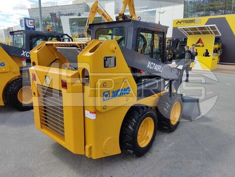 Фото: Мини-погрузчик Мини-погрузчик XCMG XC740RU