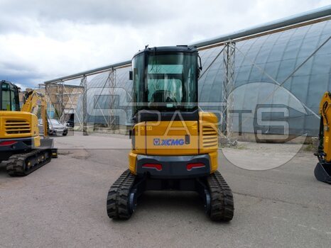 Фото: Гусеничный мини-экскаватор XCMG XE35U