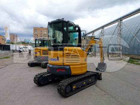 Фото: Гусеничный мини-экскаватор XCMG XE35U