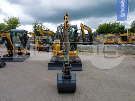 Фото: Гусеничный мини-экскаватор XCMG XE35U