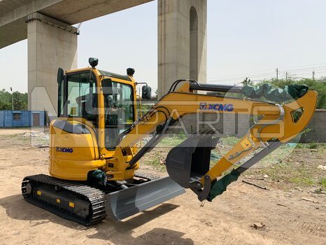 Фото: Гусеничный мини-экскаватор XCMG XE35U