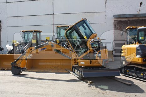 Фото: Гусеничный мини-экскаватор XCMG XE35U