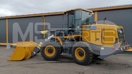 Фото: Крупногабаритный фронтальный погрузчик Фронтальный погрузчик XCMG LW330RU