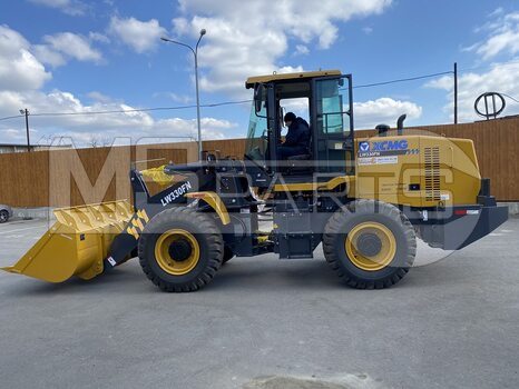 Фото: Крупногабаритный фронтальный погрузчик Фронтальный погрузчик XCMG LW330RU
