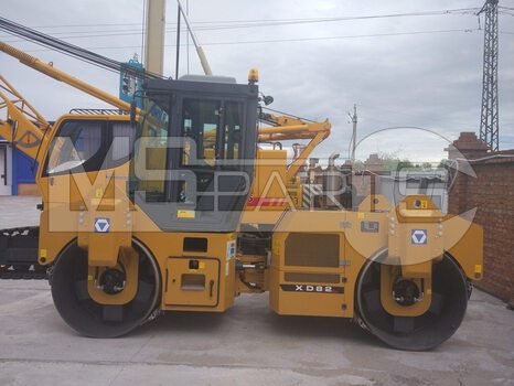 Фото: Каток дорожный XCMG XD82