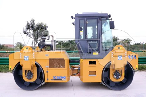 Фото: Каток дорожный XCMG XD82