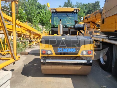 Фото: Каток тандемный XCMG XD83
