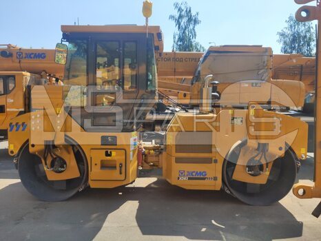 Фото: Каток тандемный XCMG XD83