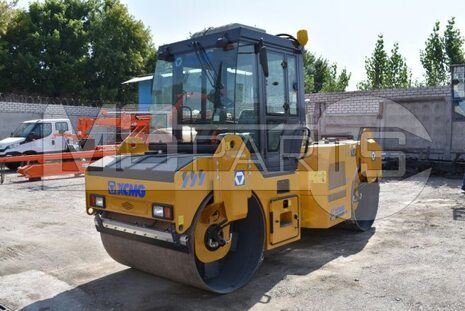 Фото: Каток тандемный XCMG XD83