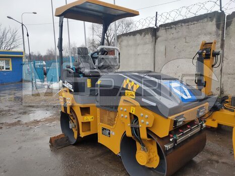 Фото: Дорожный каток XCMG XMR303S
