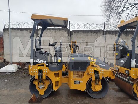 Фото: Дорожный каток XCMG XMR303S