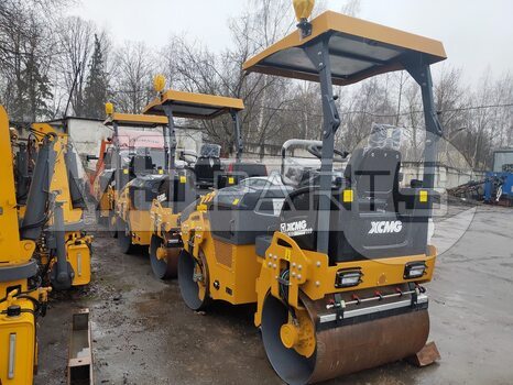 Фото: Дорожный каток XCMG XMR303S
