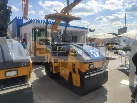 Фото: Дорожный каток XCMG XMR353E