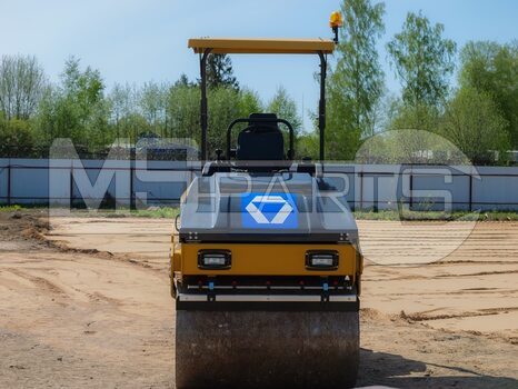 Фото: Мини-каток XCMG XMR403VT