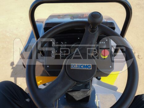 Фото: Мини-каток XCMG XMR403VT