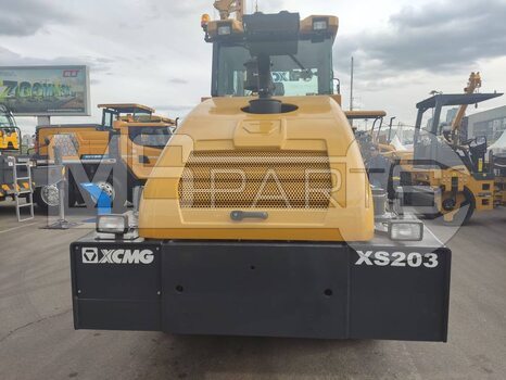 Фото: Каток грунтовый XCMG XS203
