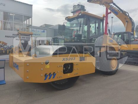 Фото: Каток грунтовый XCMG XS203