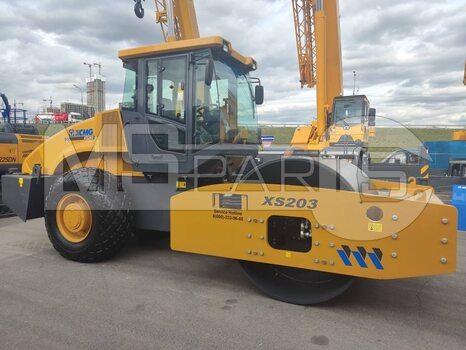Фото: Каток грунтовый XCMG XS203