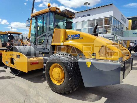 Фото: Каток грунтовый XCMG XS203