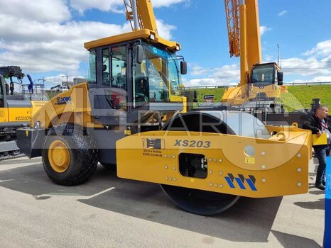 Фото: Каток грунтовый XCMG XS203