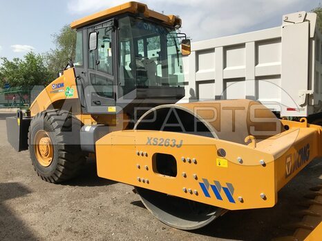 Фото: Каток грунтовый XCMG XS263J