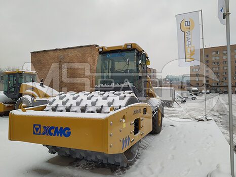 Фото: Каток грунтовый XCMG XS183