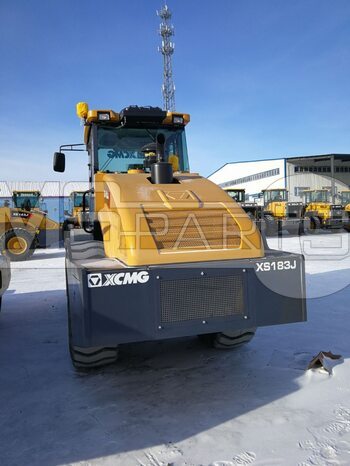Фото: Каток грунтовый XCMG XS183J