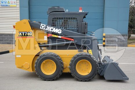 Фото: Мини-погрузчик Мини-погрузчик XCMG XT740