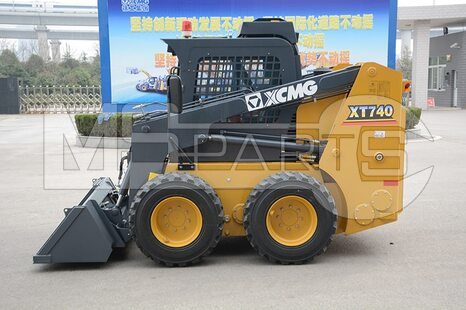 Фото: Мини-погрузчик Мини-погрузчик XCMG XT740