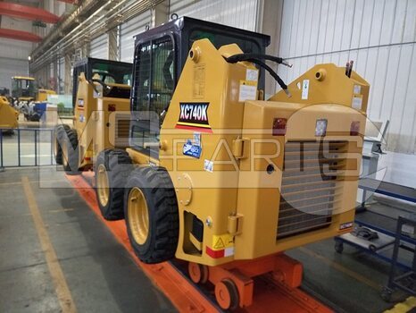 Фото: Мини-погрузчик Мини-погрузчик XCMG XT740