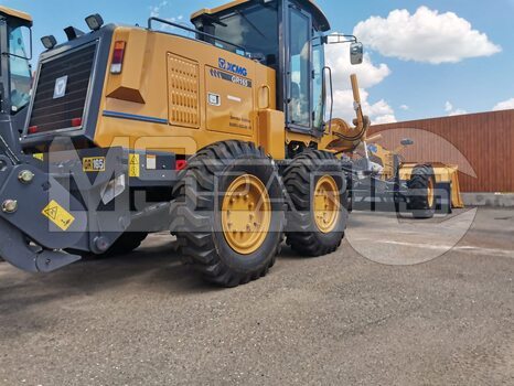 Фото: Автогрейдер XCMG GR165