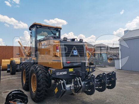 Фото: Автогрейдер XCMG GR165