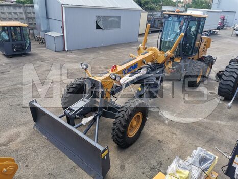 Фото: Автогрейдер XCMG GR165