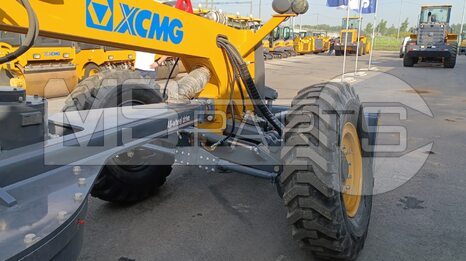 Фото: Автогрейдер XCMG GR215A