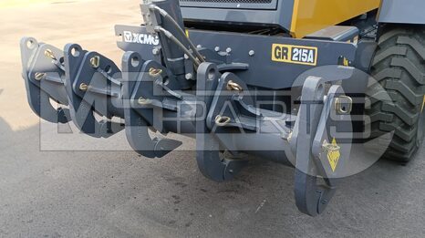 Фото: Автогрейдер XCMG GR215A