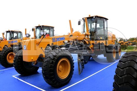 Фото: Автогрейдер XCMG GR2153A