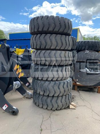 Фото: Автогрейдер XCMG GR2153A