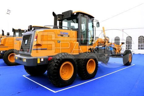 Фото: Автогрейдер XCMG GR2403