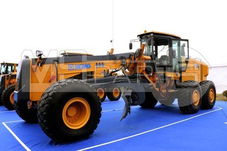 Фото: Автогрейдер XCMG GR3505