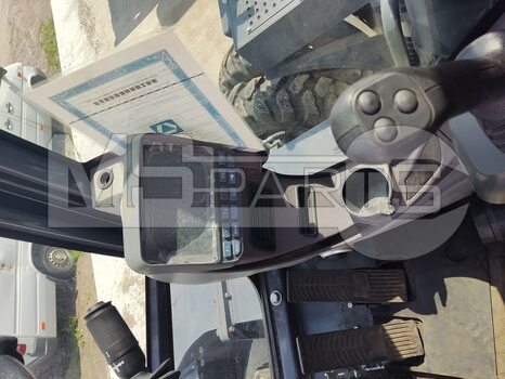 Фото: Колесный экскаватор XCMG XE210WD