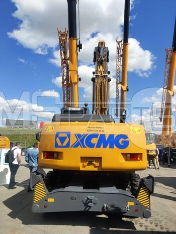 Фото: Колесный экскаватор XCMG XE210WD