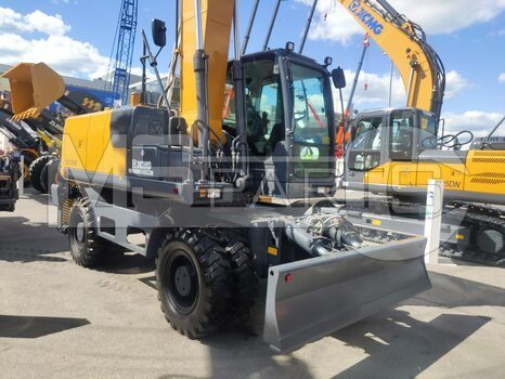Фото: Колесный экскаватор XCMG XE210WD