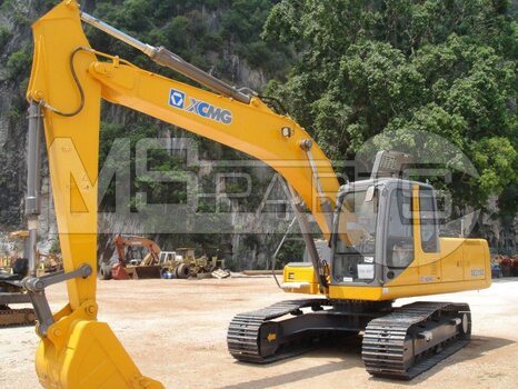 Фото: Гусеничный экскаватор средней весовой категории XCMG XE215C