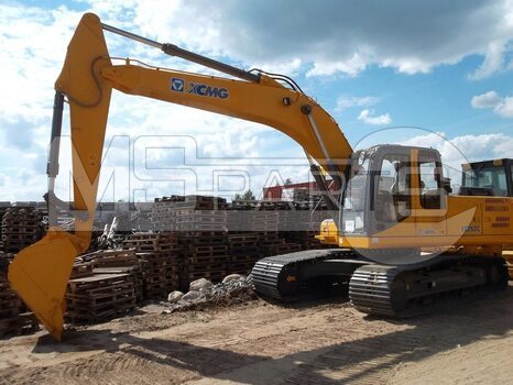 Фото: Гусеничный экскаватор XCMG XE260C
