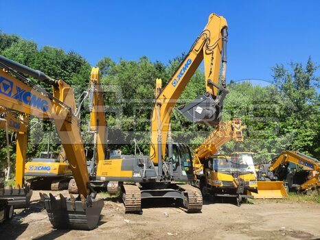 Фото: Гусеничный экскаватор XCMG XE335C