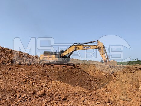 Фото: Гусеничный экскаватор XCMG XE470D